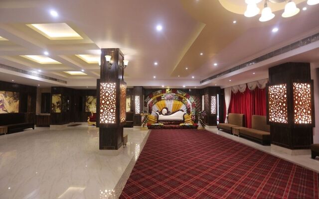 OYO 9814 Hotel Parnil Palace 2