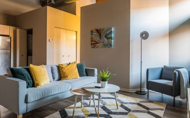 FRONTDESK 50 4th Ave Apts North Loop Warehouse District