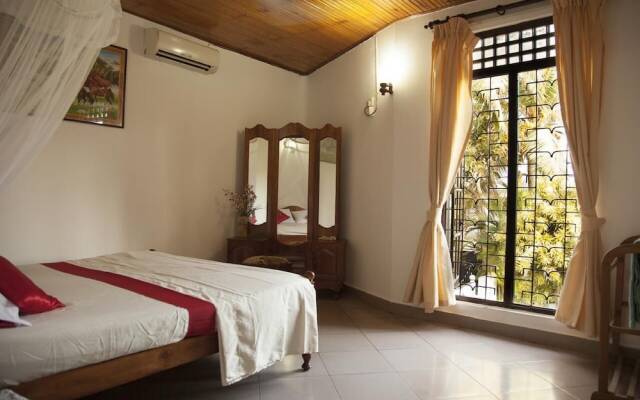 Lavinia Beach Hostel
