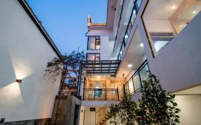 Zhonghan Small Courtyard