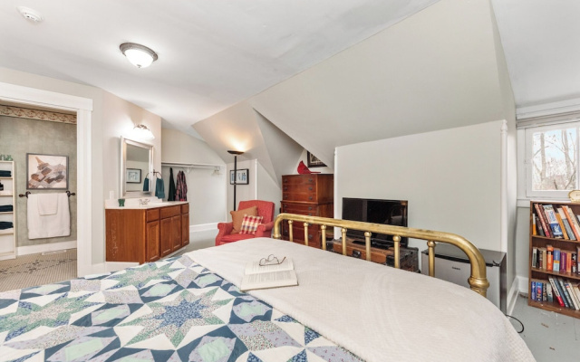 Moon River Bed and Breakfast