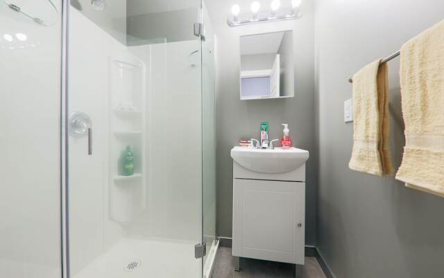 HoMa HomeStay Hotel by Olympic Stadium Montreal (Auberge/Hostel)