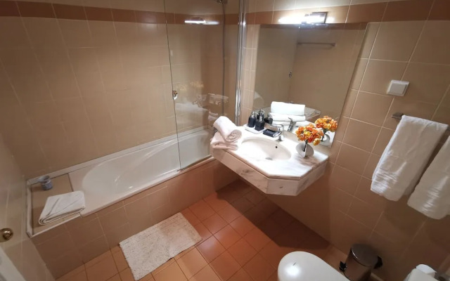 Seaside Escape - 3 Bedroom Apartment Sleeps 6