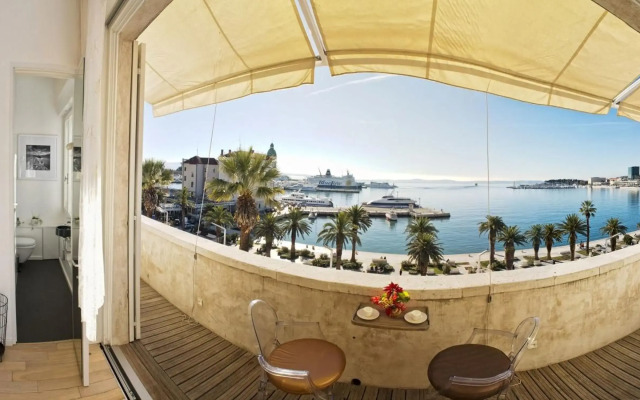 Riva Luxury Suites