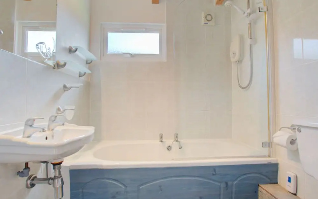Tranquil Holiday Home in Saint Merryn With Terrace