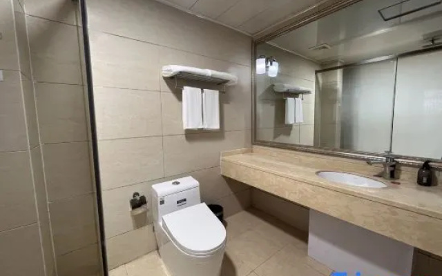 Four Seasons on the Cloud – Bathroom – Ejin Banner