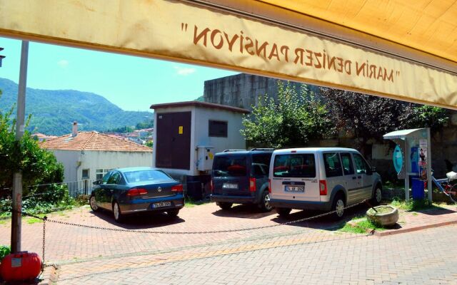 Yasar Marin Denizer Pansiyon