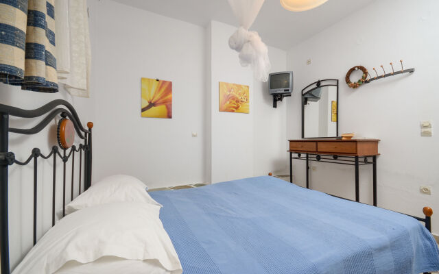 Ydreos Studios & Apartments