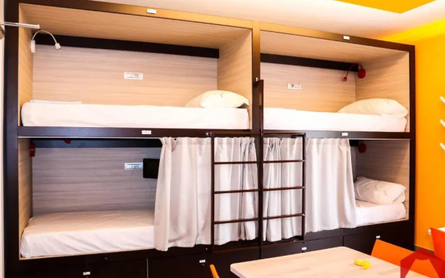 Vulkan Capsule Hostel