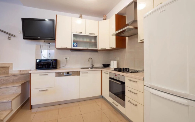 Beautiful Home in Split With Wifi and 4 Bedrooms