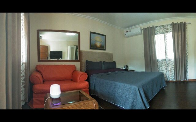 Foxy's Beach Resort
