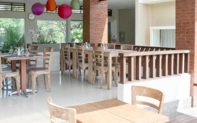 Svarna Suite Seminyak by Airy