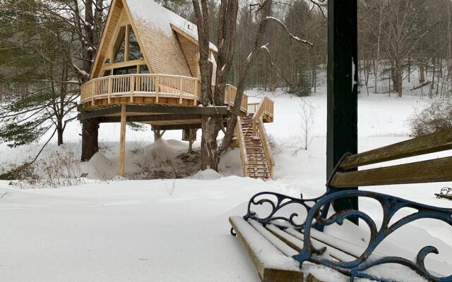 Treehouse Village Inn