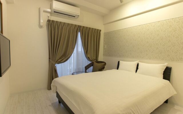 Y‘ Rise To Hotel Itoman