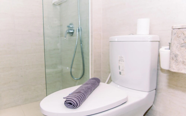 Fancy And Nice Studio Apartment At Gold Coast