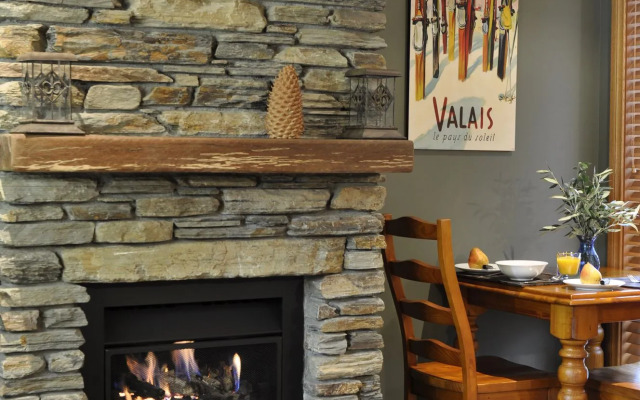 Lansdown Peaks Apartments