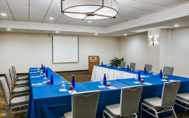 The Kenilworth Hotel - Newark Airport West