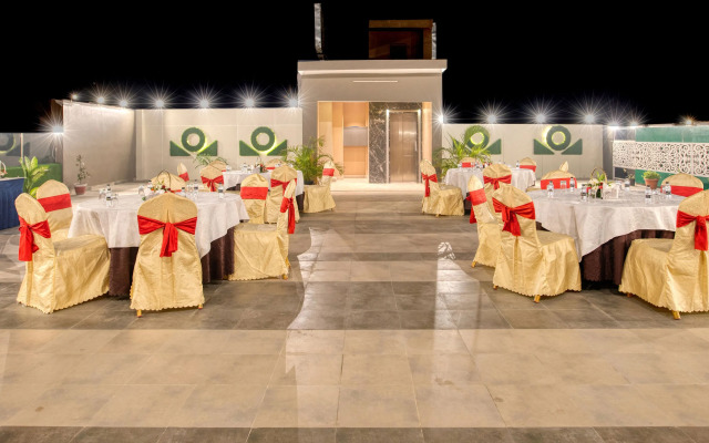 Om Clarks Inn Raebareli