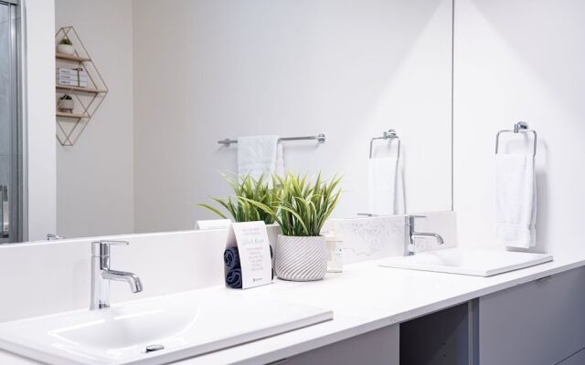 RevelStoked Getaway by Revelstoke Vacation