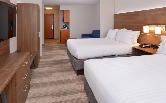 Holiday Inn Express & Suites Parkersburg-Mineral Wells by IHG