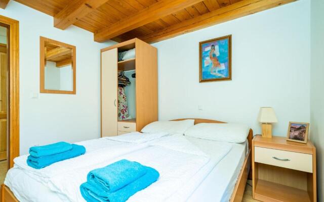 Apartments Foteza