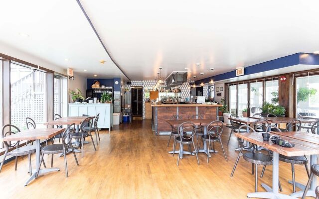 Greenporter Hotel