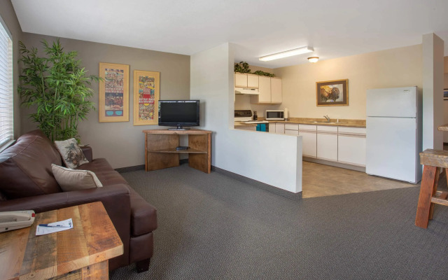 Travelodge by Wyndham Gardiner Yellowstone Park North