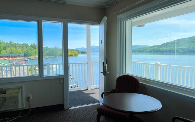 The Georgian Lakeside Resort