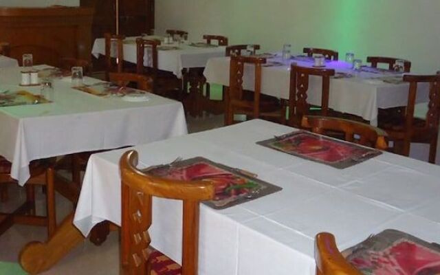 Hotel Kaziranga Continental