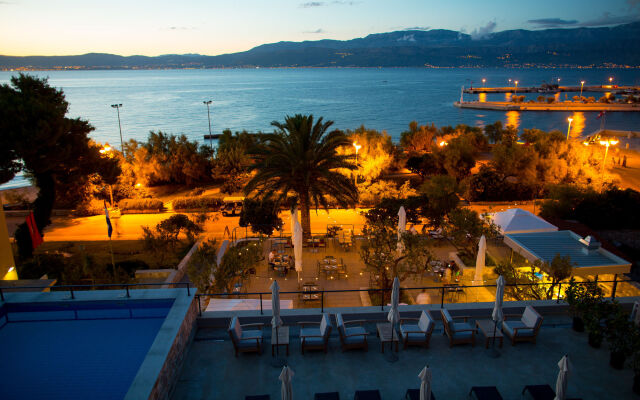 Hotel Osam