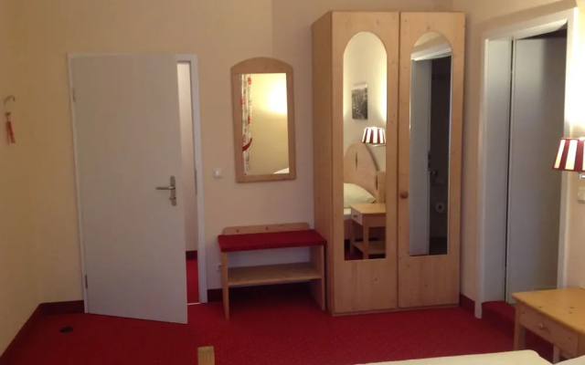 Hotel & Restaurant bei Zwillings