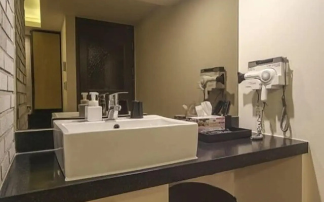 Razzi Hotel