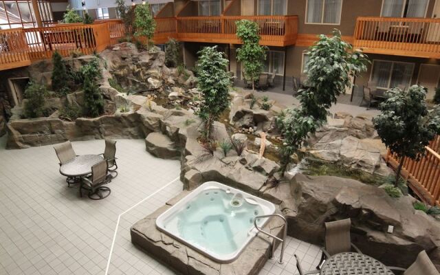 C'mon Inn Hotel & Suites