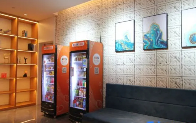 Jiaxing Haiyan Kangbo Hotel