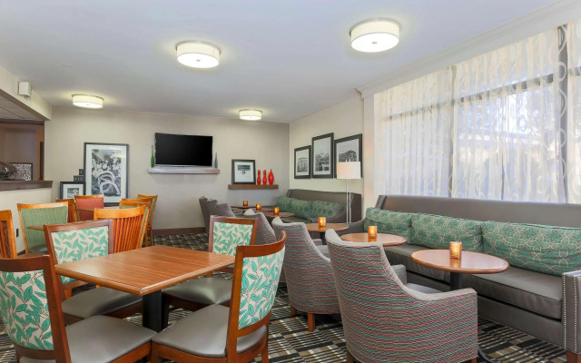 Red Lion Inn and Suites Hattiesburg