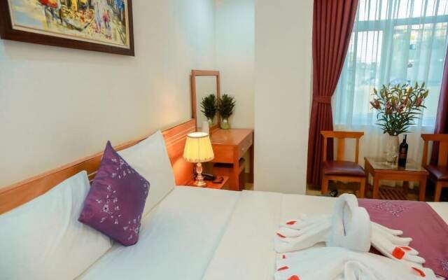 Aloha Hotel Tay Ho -by Bay Luxury