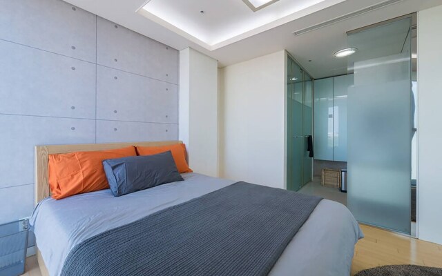 The november stay in Canal walk