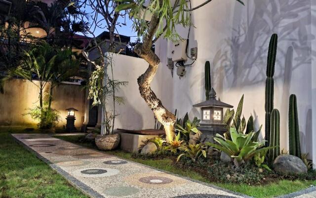 Maja Villa Batubelig by Pramana Villas