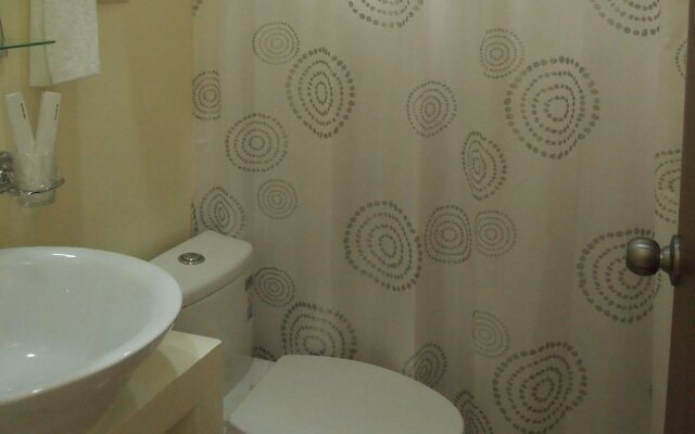 Blue Lagoon Inn & Suites