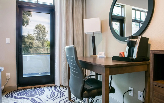 Hotel Siri Downtown - Paso Robles