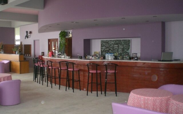 Ammes Apartments