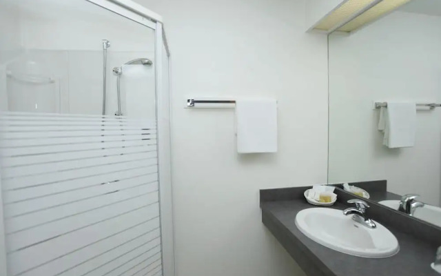 Airport Hotel Mara