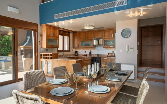 Hidden Luxury Gem Of Kefalonia ~ Villa Karmaniolos