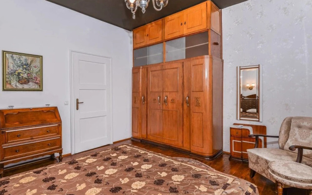 FM Deluxe 1-BDR Apaprtment - Elegant & Authentic