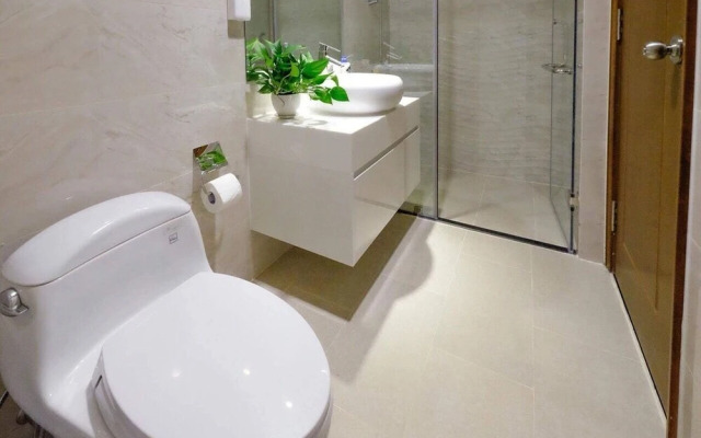 Ambassador Apartment - Vinhomes Central
