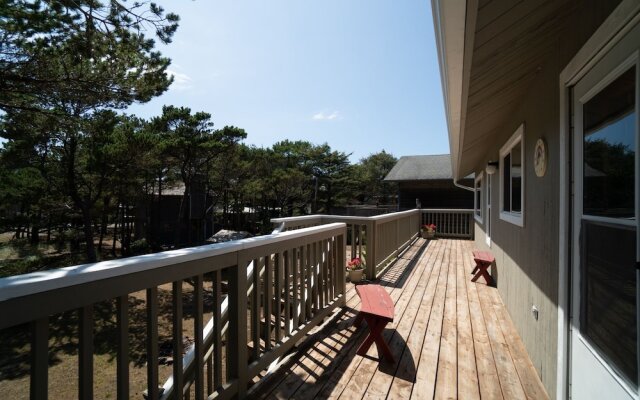 Neskowin Nest 4 Br home by RedAwning