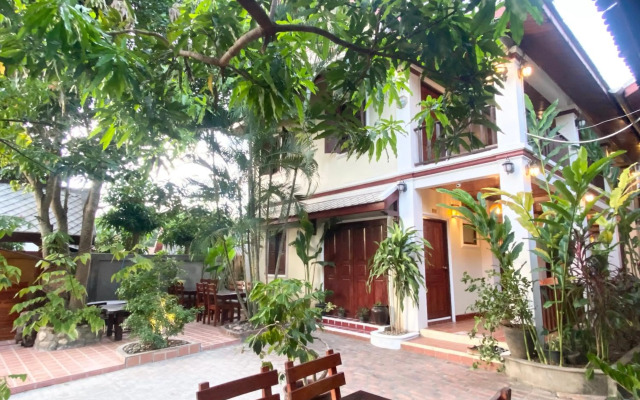Lao Lu Lodge