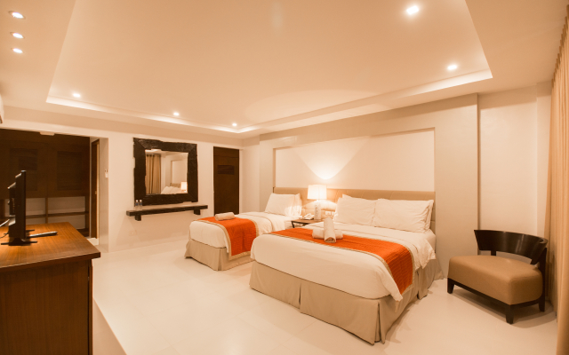White House Beach Resort