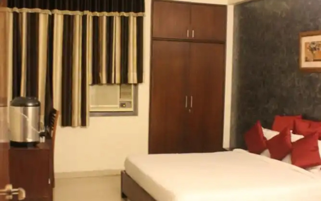 OYO 726 Hotel Safari