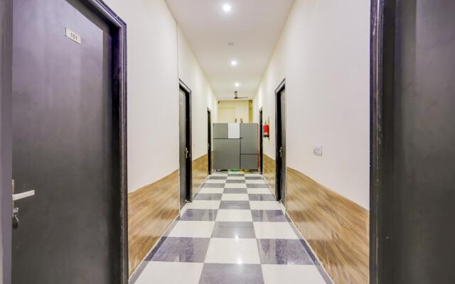 OYO 75162 Hotel Sanskar